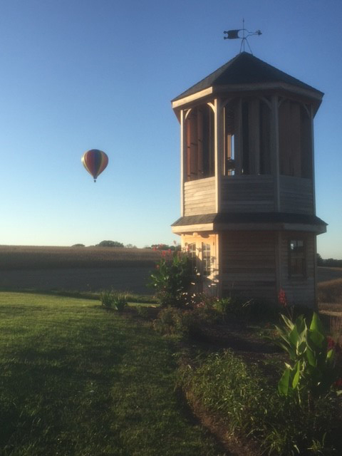 Horizintal_Turbine_PhotoWithHotAirBalloon